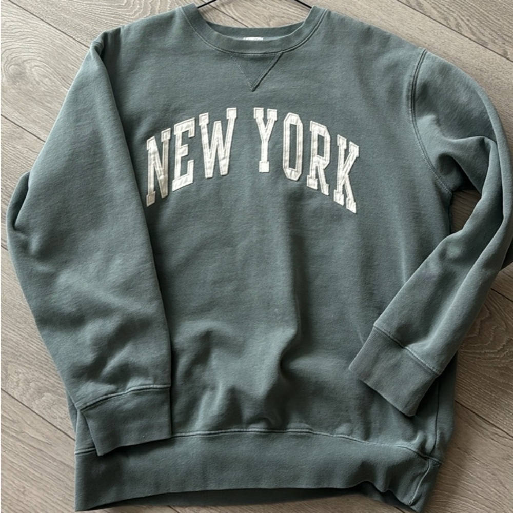 Brandy Melville sweatshirt